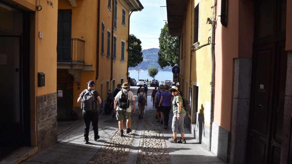 Through the streets of Suna.