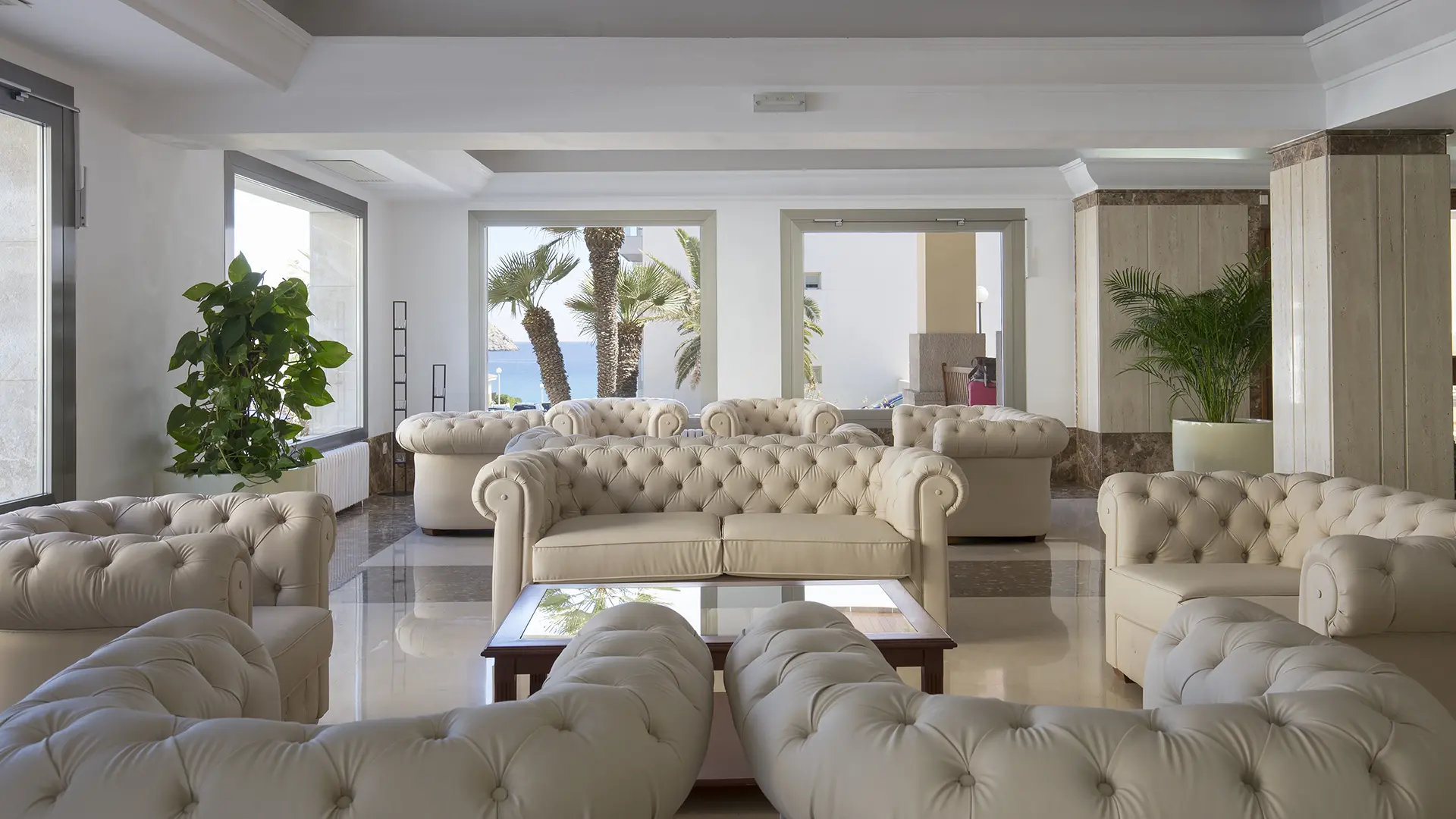 Bella Playa Hotel