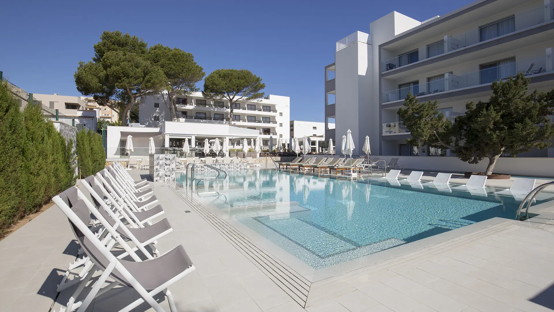 Bella Playa Hotel