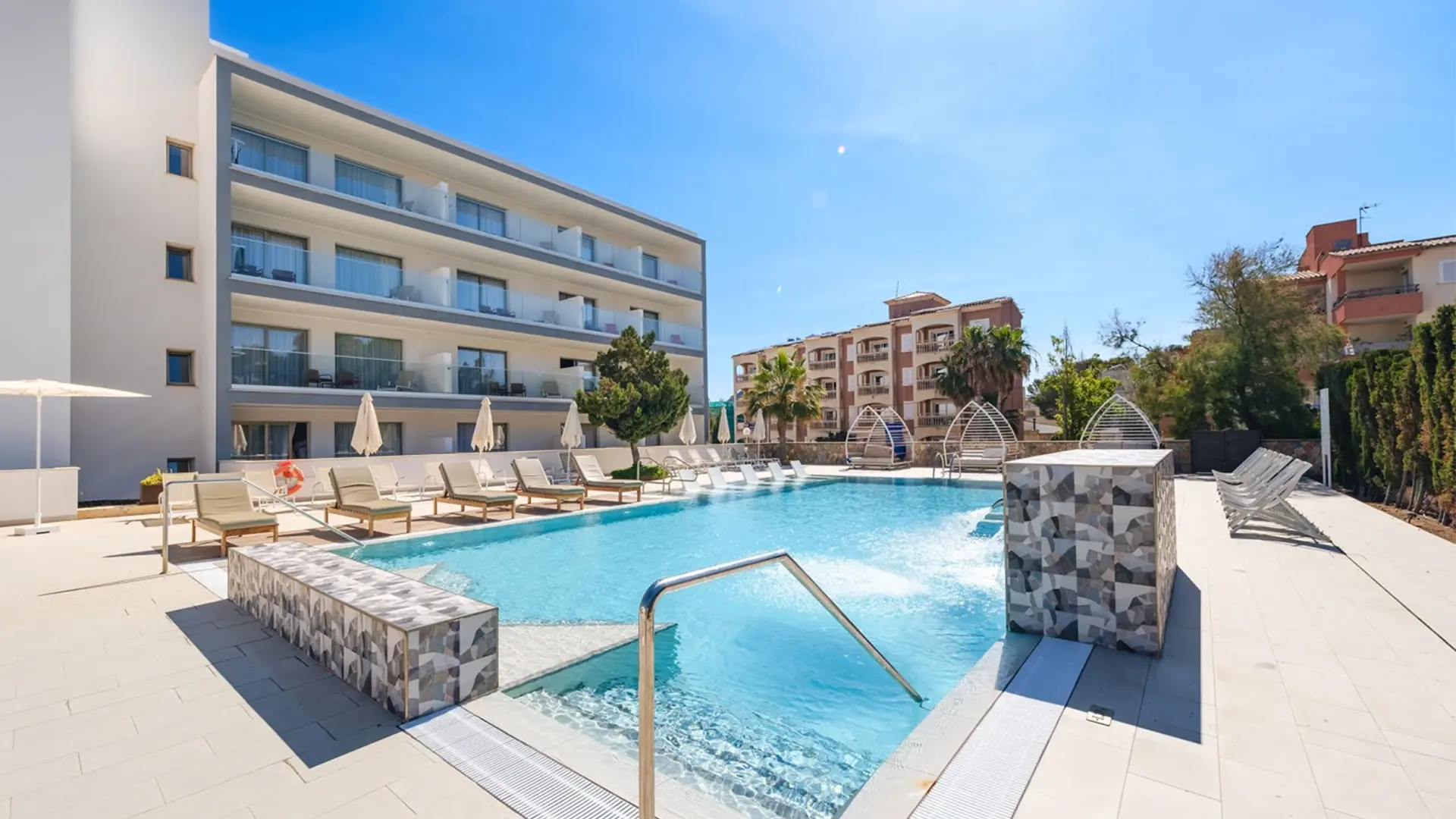 Bella Playa Hotel