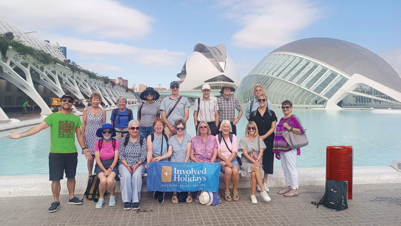 Spot the difference, changed photo of the Valencia group